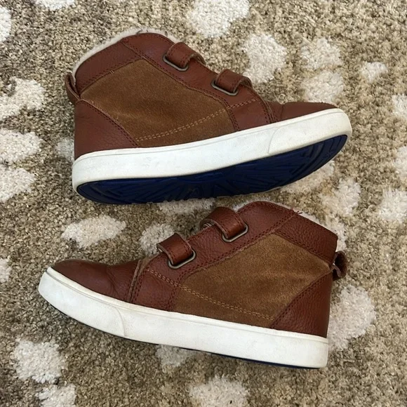 Boys UGG boots size 12 - Picture 3 of 9